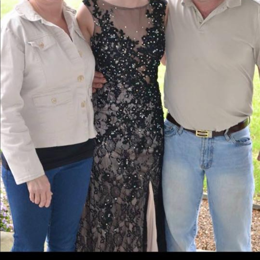 PROM DRESS - Picture 3 of 3